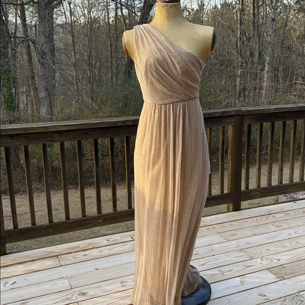 Formal Elegant One-Shoulder light Gold Dress
